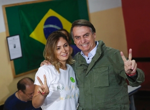310x0_1540789345781.bolsonaro_vittoria_moglie